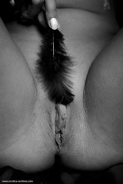 feather...; Babe Hot Erotic Stylish Pussy 