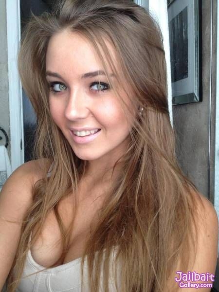 Beautiful girl; Amateur Teen 