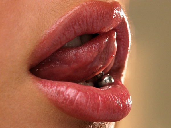 Piercing lips; Erotic 
