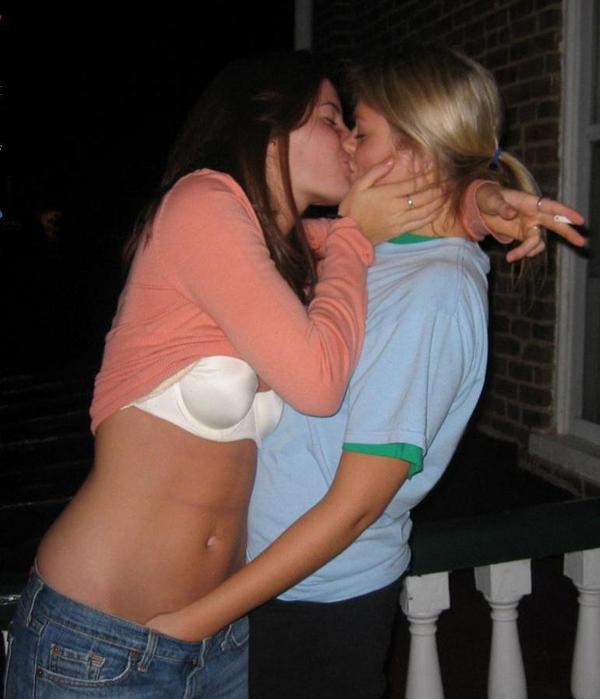 Teen Girls Kissing - Non nude teen girls kissing-nude gallery